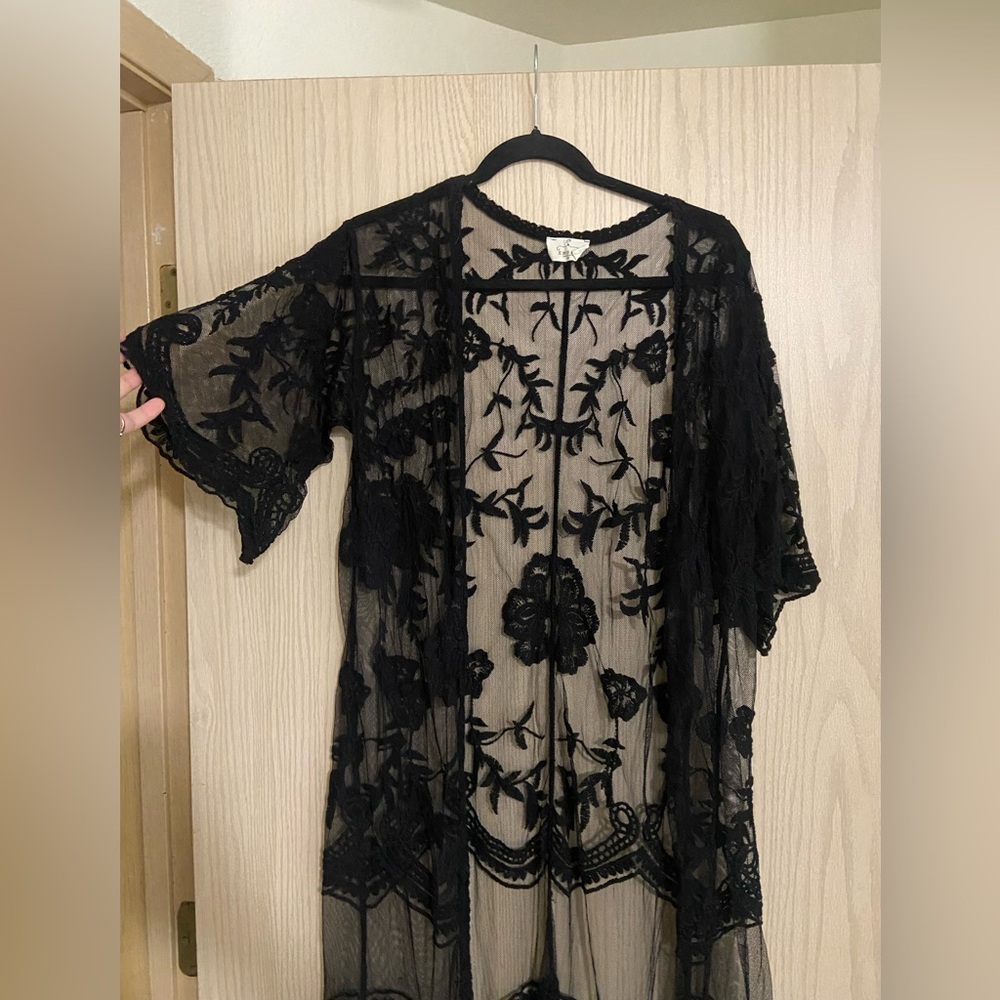 Elegant Black Lace Kimono - Picture 3 of 5